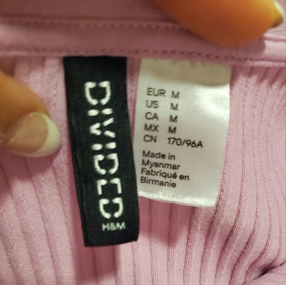 H&M Divides Purple Ribbed Crop Button Down Medium - Picture 3 of 3